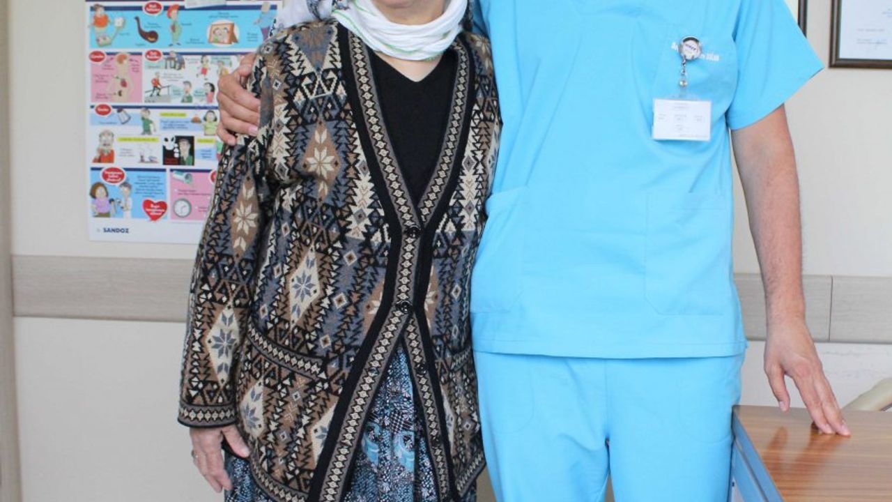 82 yaşındaki hastaya açık kalp ameliyatı
