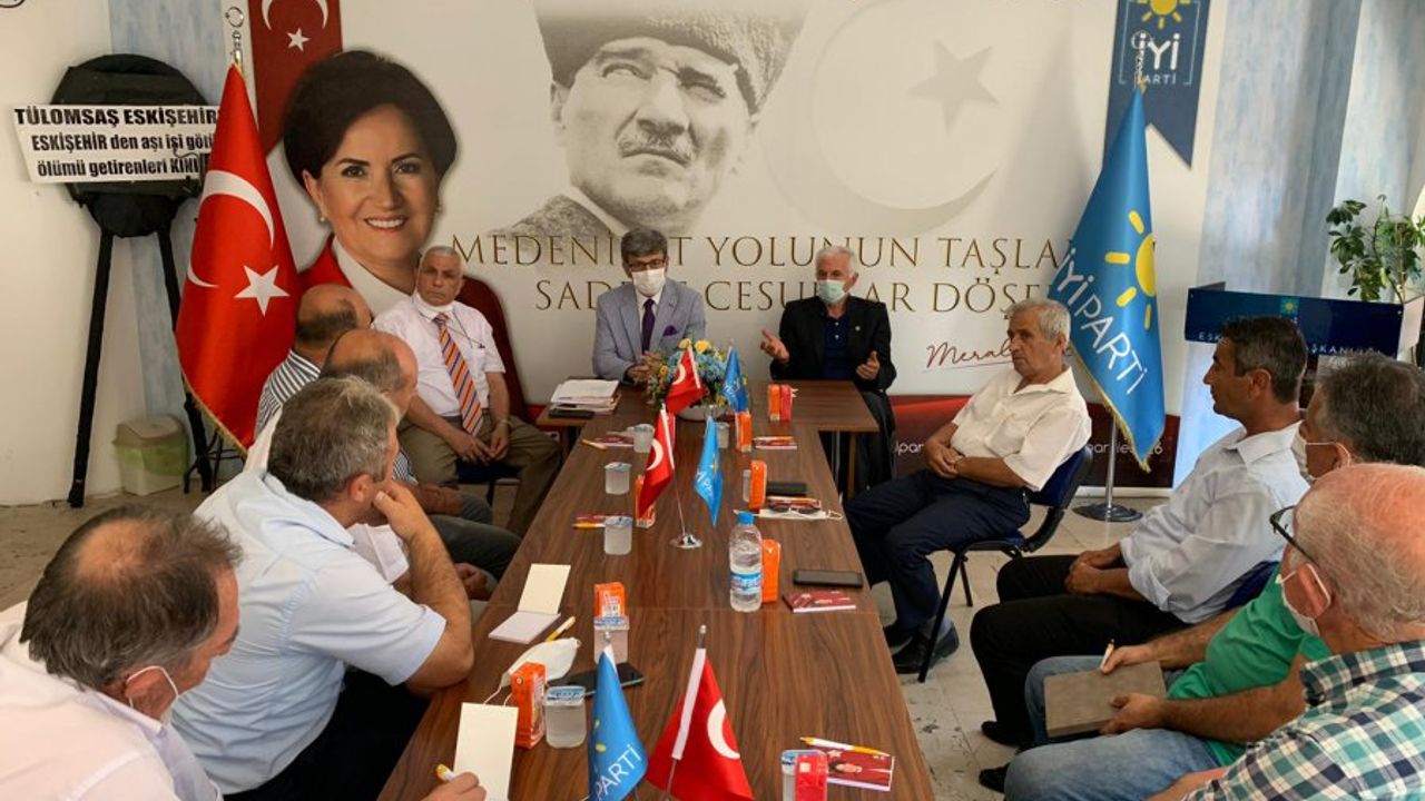 İYİ Parti’de ilçe başkanları toplandı