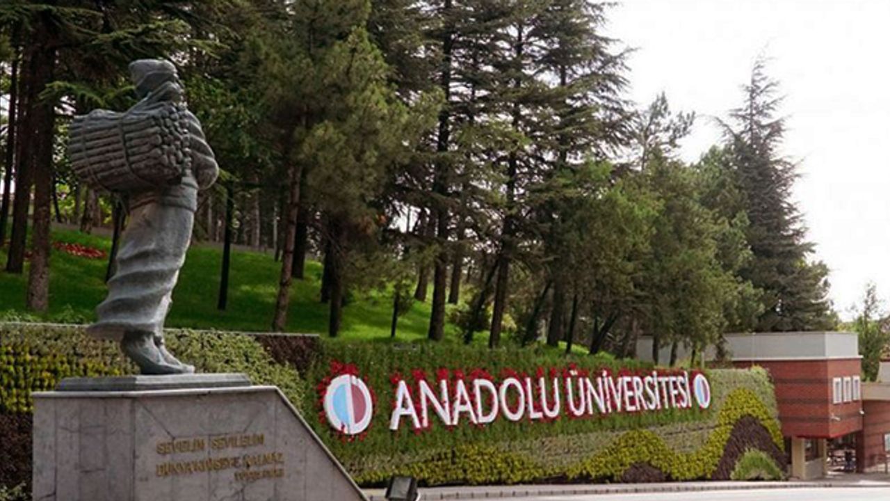 Anadolu'da Akademik Başarı Ödülleri sahiplerini buluyor
