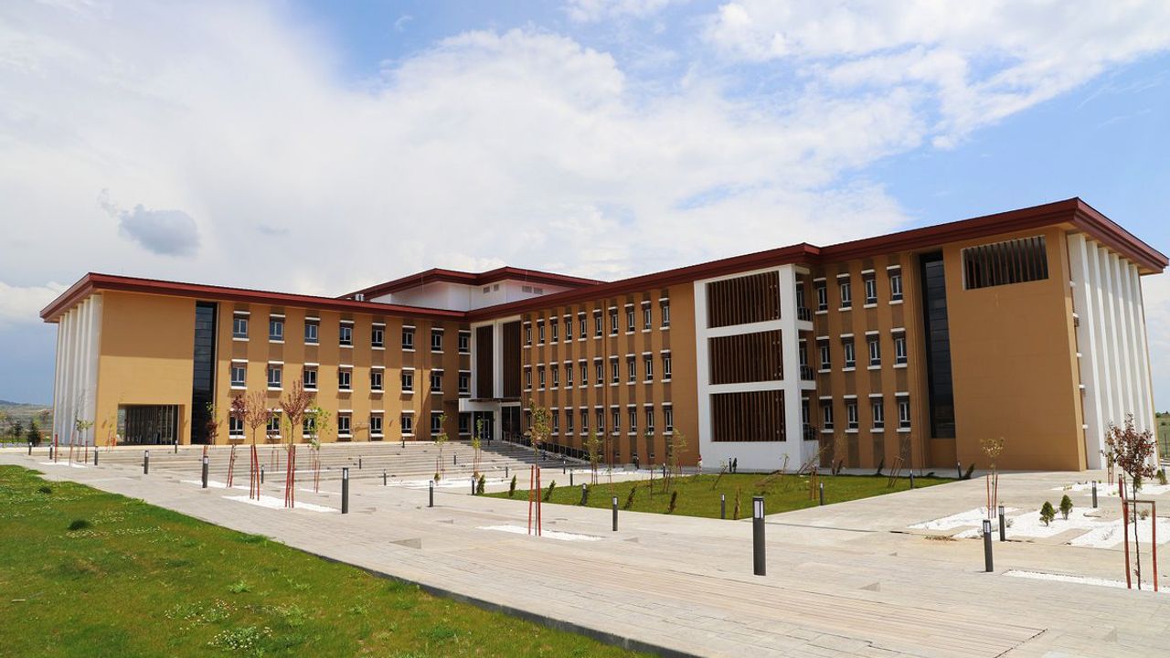 Kırklareli Üniversitesi 14 öğretim elemanı alıyor