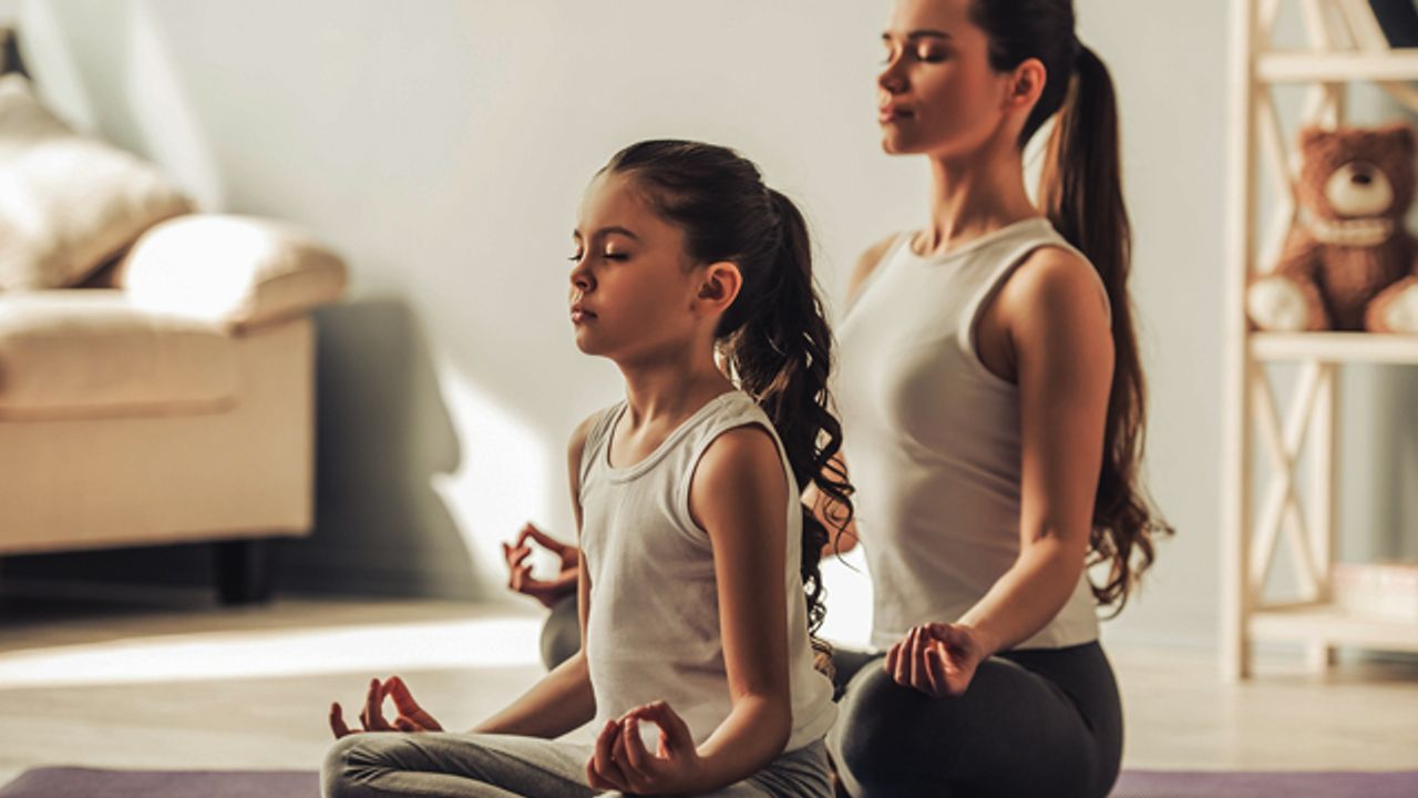 Yetişkinler ve çocuklar Yoga eğitimi başlıyor