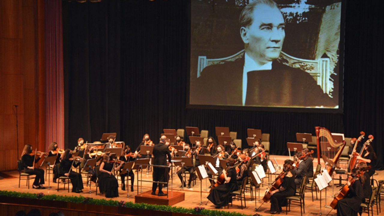 AÜ Gençlik Senfoni Orkestrası Atatürk’ü andı