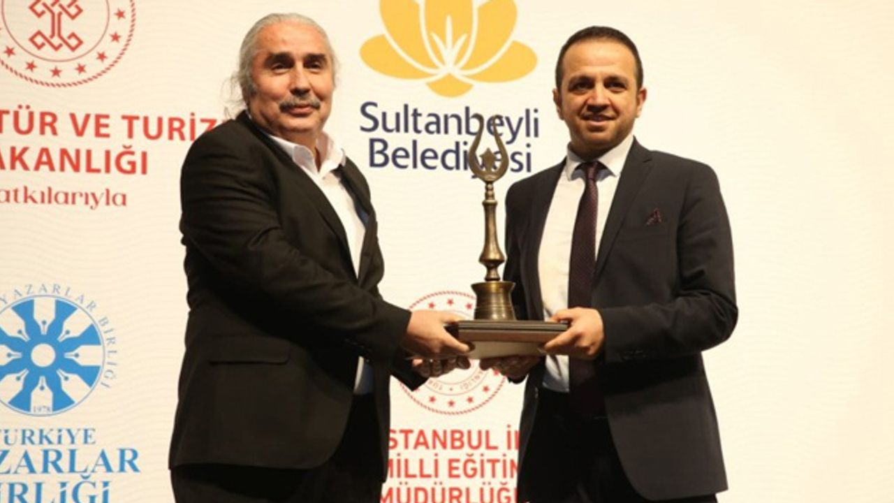 Gökhan Tunç’un eserine İstanbul Edebiyat Festivali’nden ödül