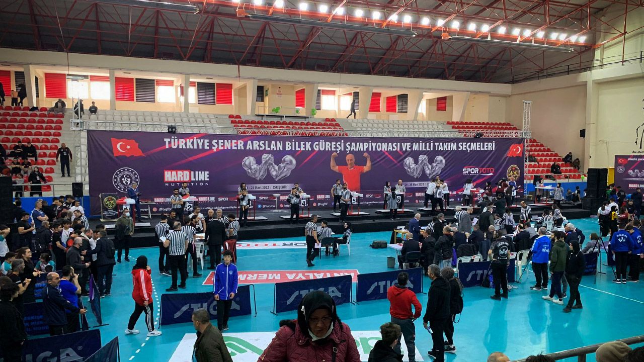 Türkiye Şener Arslan Bilek Güreşi Şampiyonası başladı