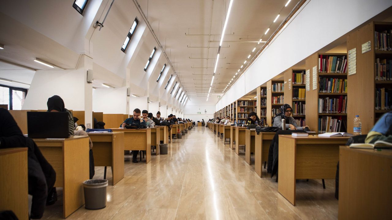 Öğrenci odaklı Anadolu Üniversitesi Kütüphanesi 7/24 hizmet veriyor