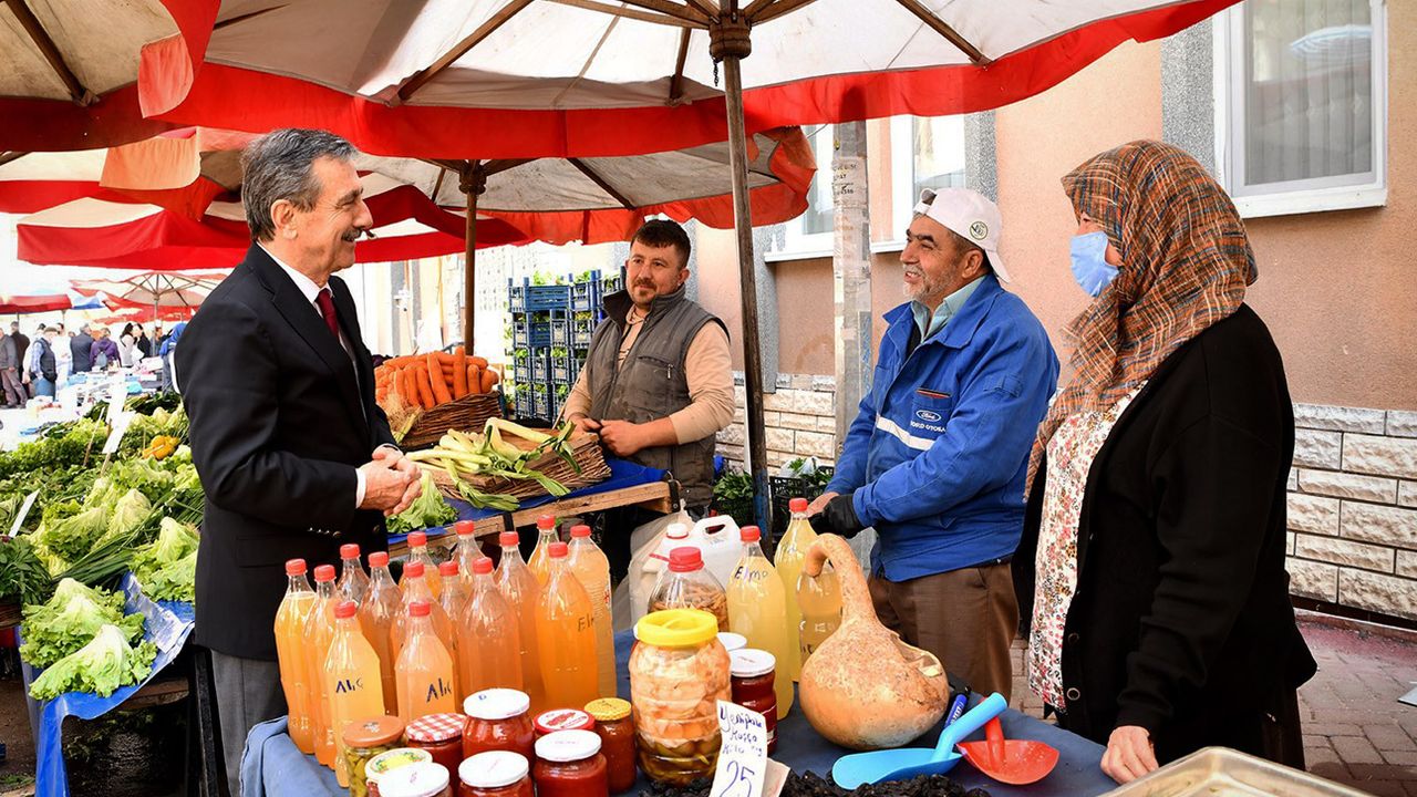 Başkan Ataç’tan pazar ziyareti