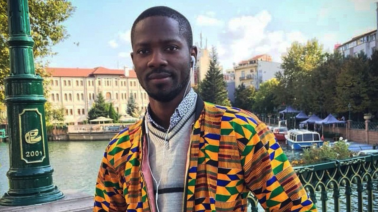 Afrikalı doktora öğrencisi yaptığı çevrimiçi yayımlarla dikkat çekiyor