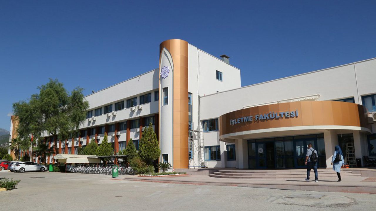 Alanya Üniversitesi Öğretim Elemanları alıyor