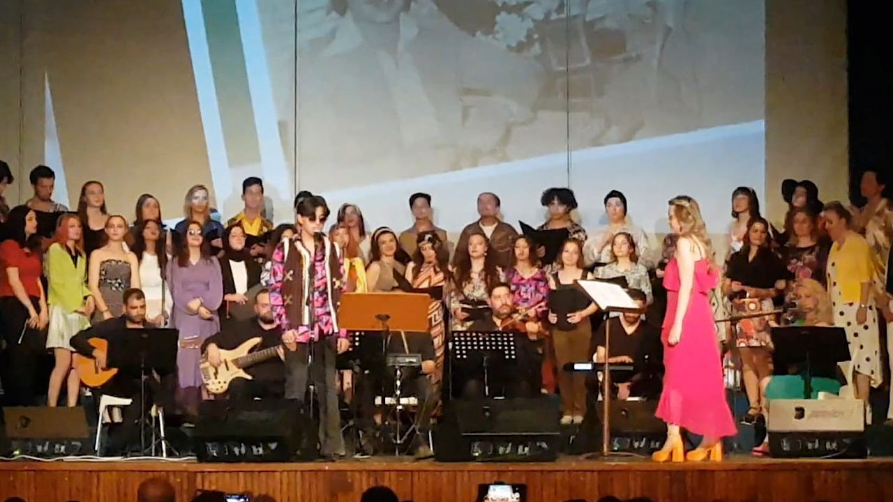 TOKİ Şehit İkram Cirit Anadolu Lisesi'nin ‘Unutulmayan Şarkılar’ konseri ilgi gördü