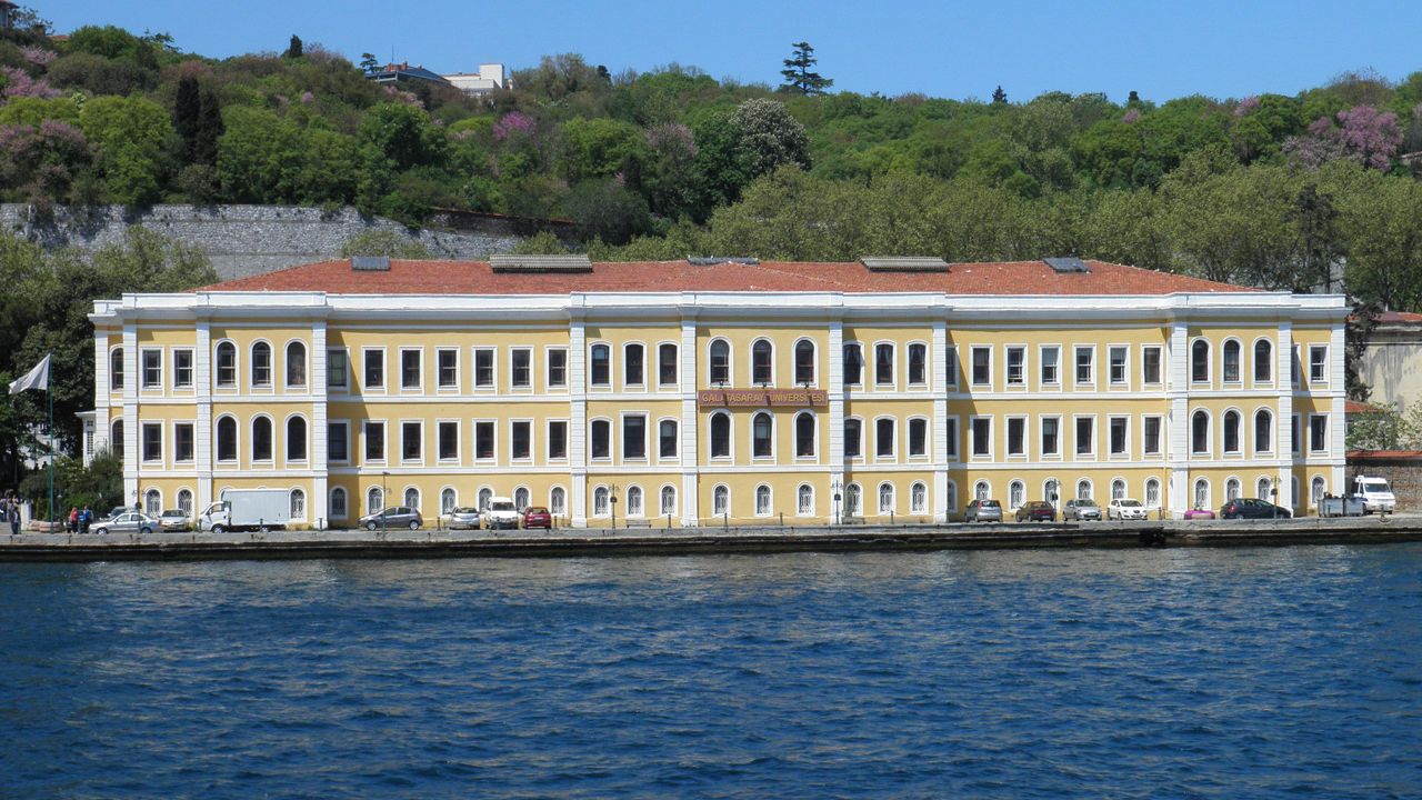 Galatasaray Üniversitesi 7 Öğretim Üyesi alıyor