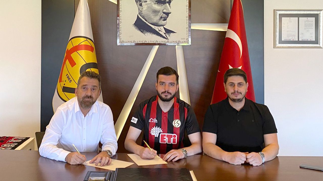 Eskişehirspor'da 3 oyuncuyla sözleşme yenilendi