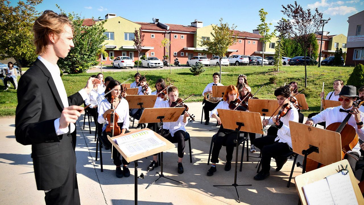 İki Elin Sesi Var Gençlik Senfoni Orkestrası'ndan müzik ziyafeti
