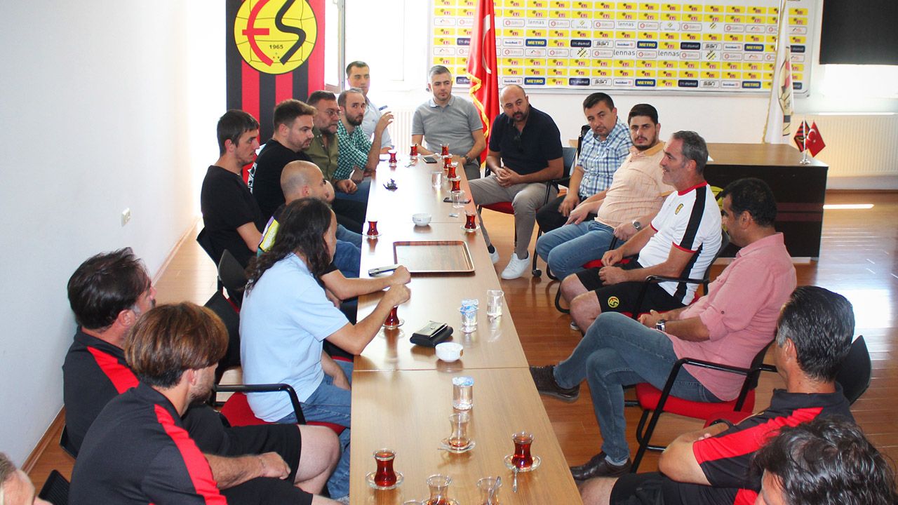 Eskişehirspor Teknik Direktörü Biçer basınla buluştu