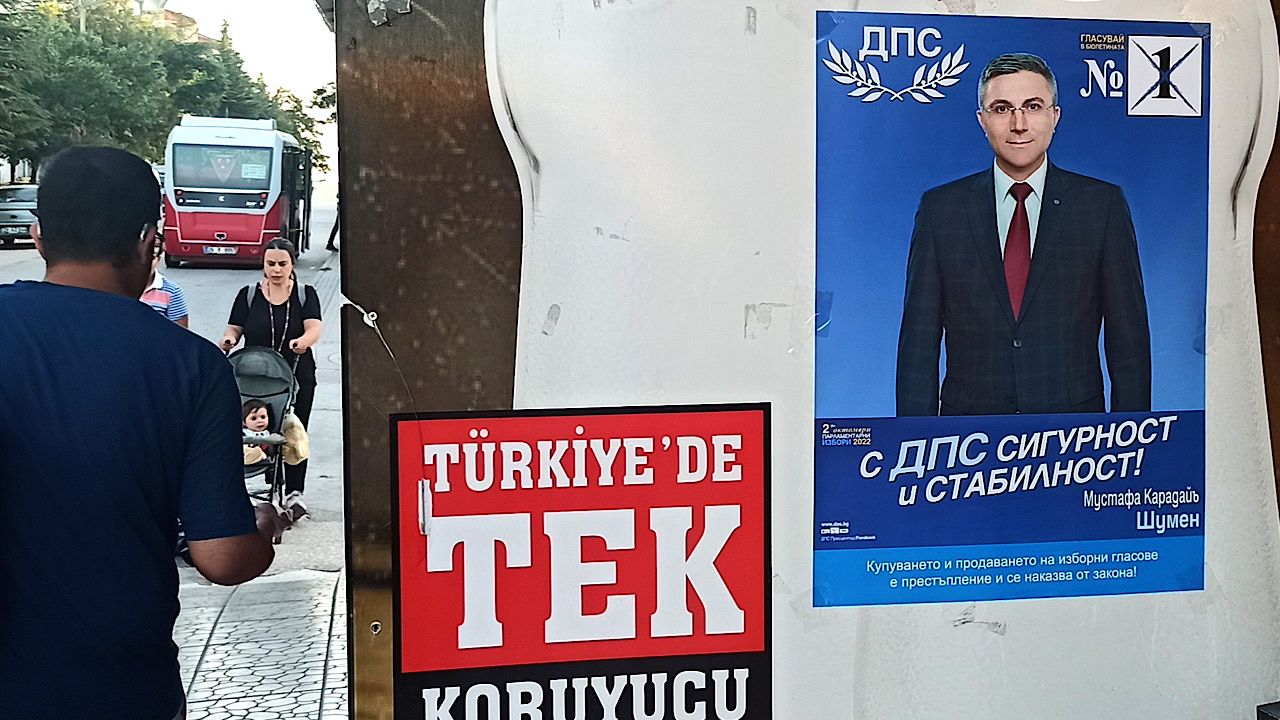 Bulgaristan seçim afişleri Eskişehir sokaklarında