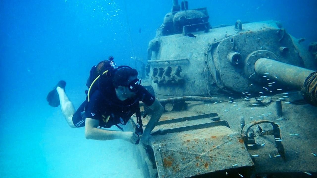 Eskişehirli dalgıçlar 20 metre derinlikteki kargo uçağı ve tankı fotoğrafladı