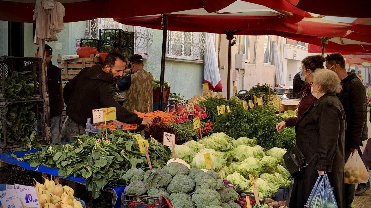 Özlenen kış sebzeleri pazardaki yerlerini alıyor