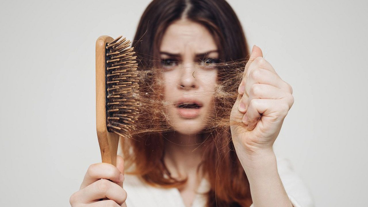 “Saç dökülmesine karşı sülfatsız şampuan kullanın”