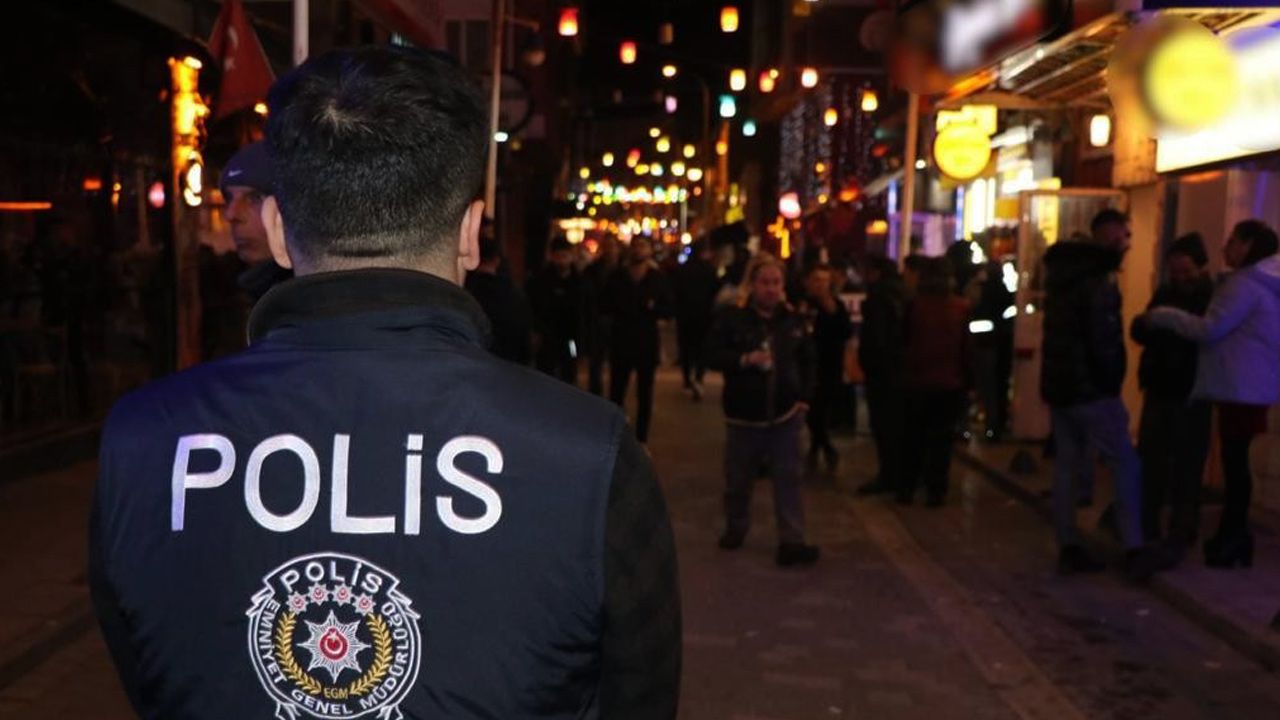 Polis ekiplerinden Eskişehir'de geniş çaplı denetim