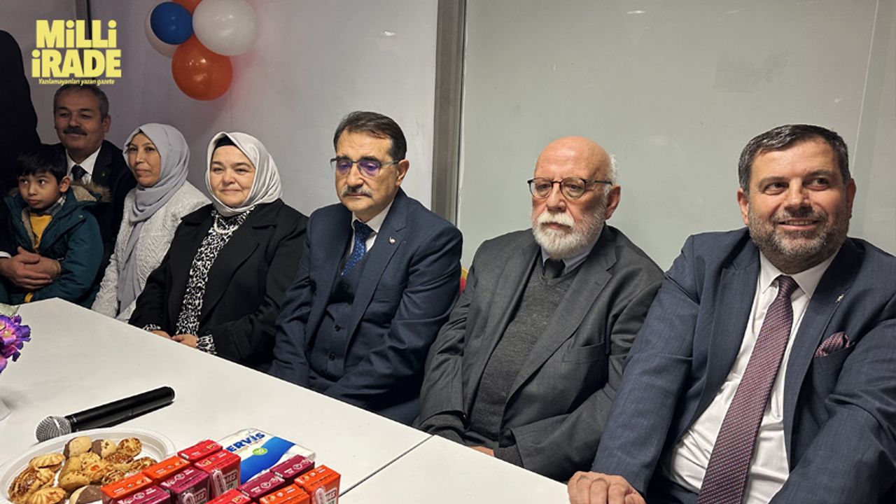 Bakan Dönmez, Eskişehir'de seçim bürosu açılışına katıldı