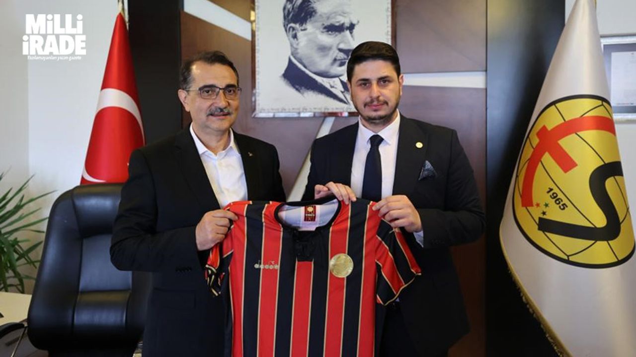 Bakan Dönmez Eskişehirspor’u ziyaret etti