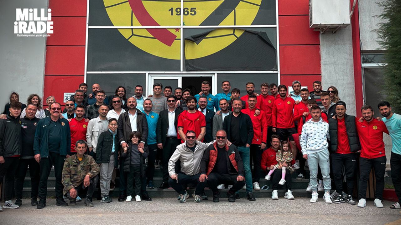Eskişehirsporlu yönetici ve futbolcular bayramlaştı