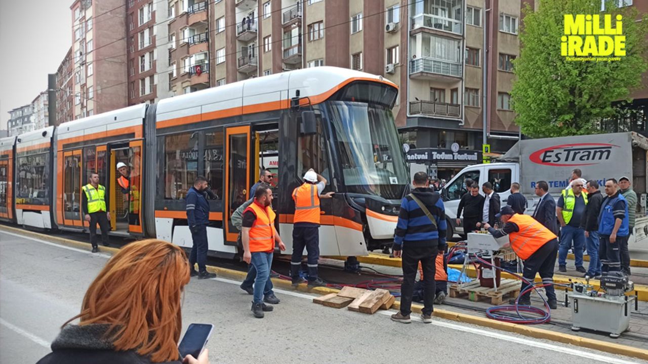 Tramvayın çarptığı kadın hayatını kaybetti