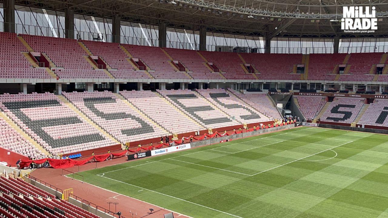 Yeni Atatürk Stadyumu’nda milli maç öncesi yoğun çalışma