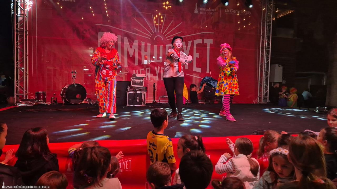 Menderes’te Cumhuriyet coşkusu