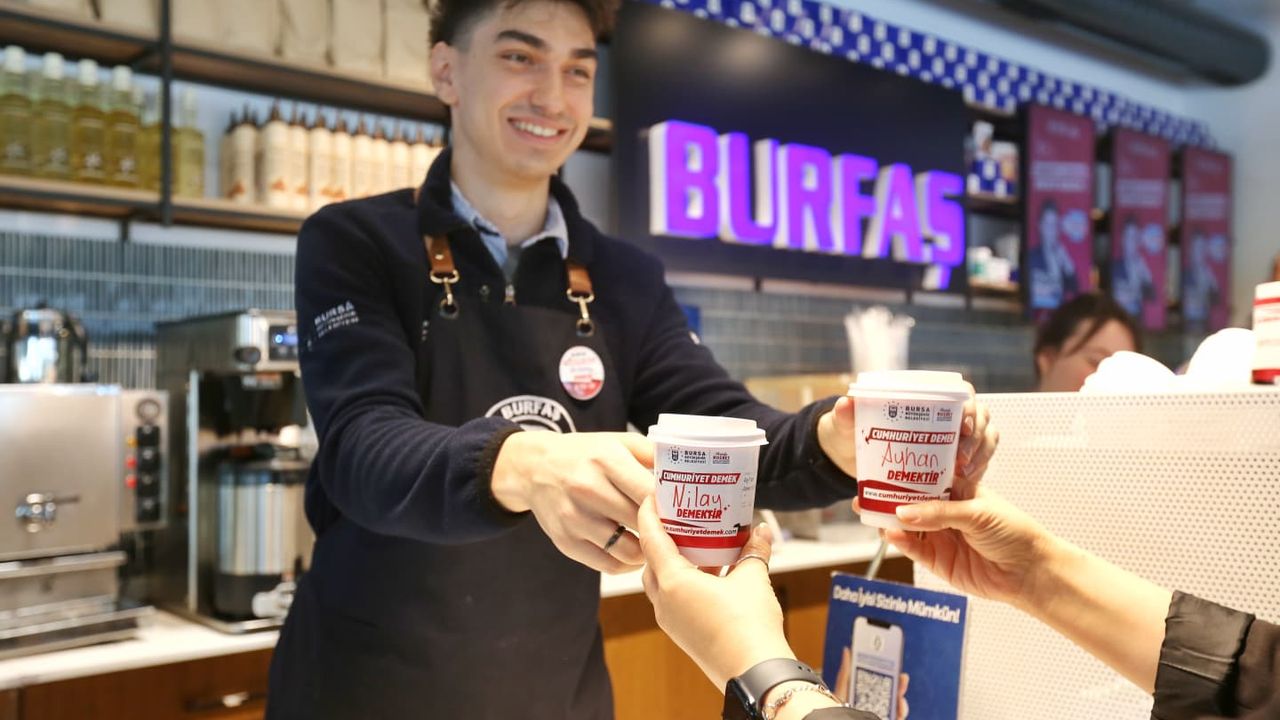 Cumhuriyet’in sıcaklığı Bursa’da paylaşıldı