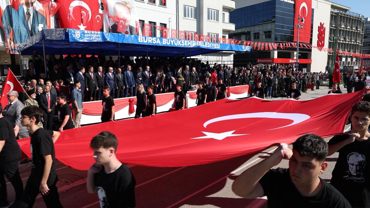 Bursa’da Cumhuriyet Bayramı coşkusu