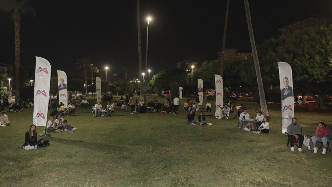 Büyükşehir’in Akustik Sahne Konserleri Gençlerin İlgi Odağı