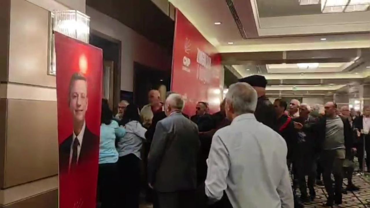 CHP'nin kongresinde yumruklu kavga