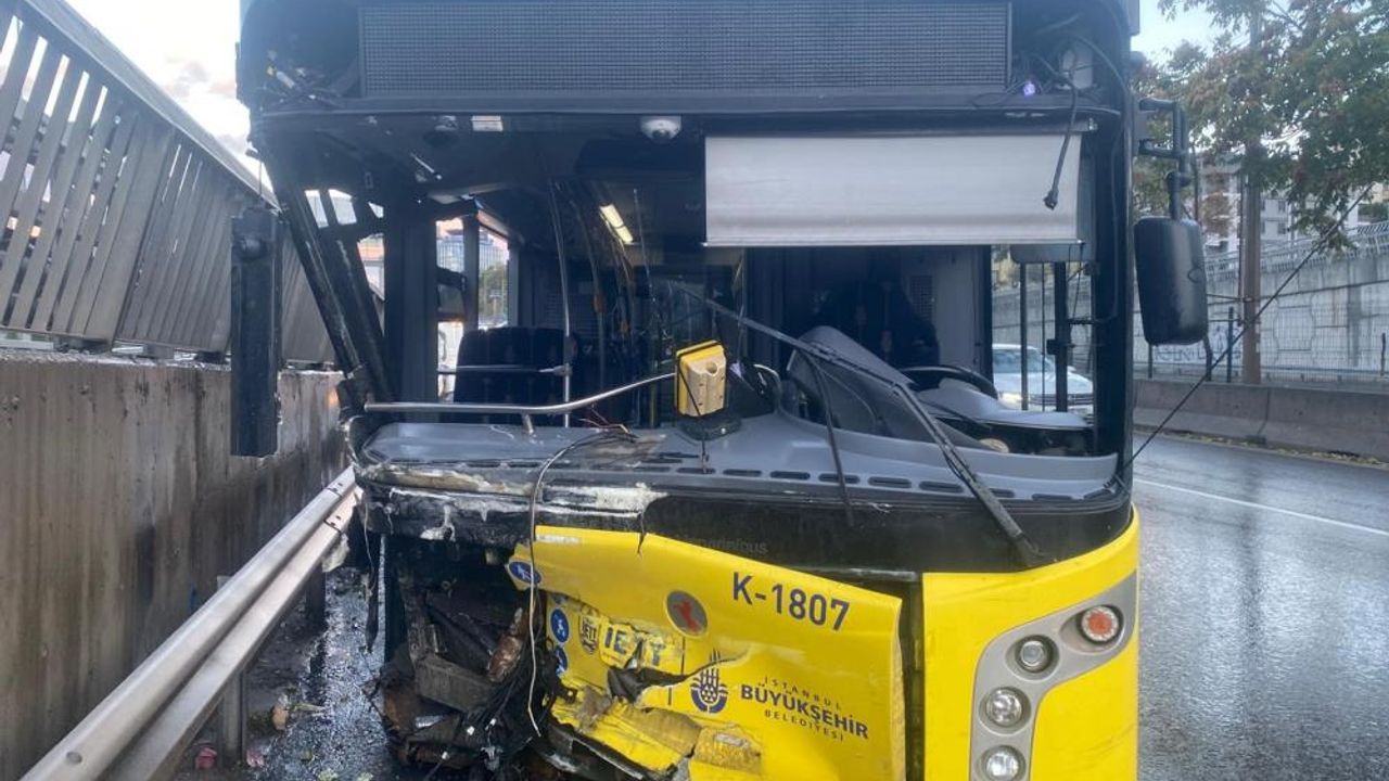 Alkollü İETT şoförü bariyerlere saplandı: 2 yaralı