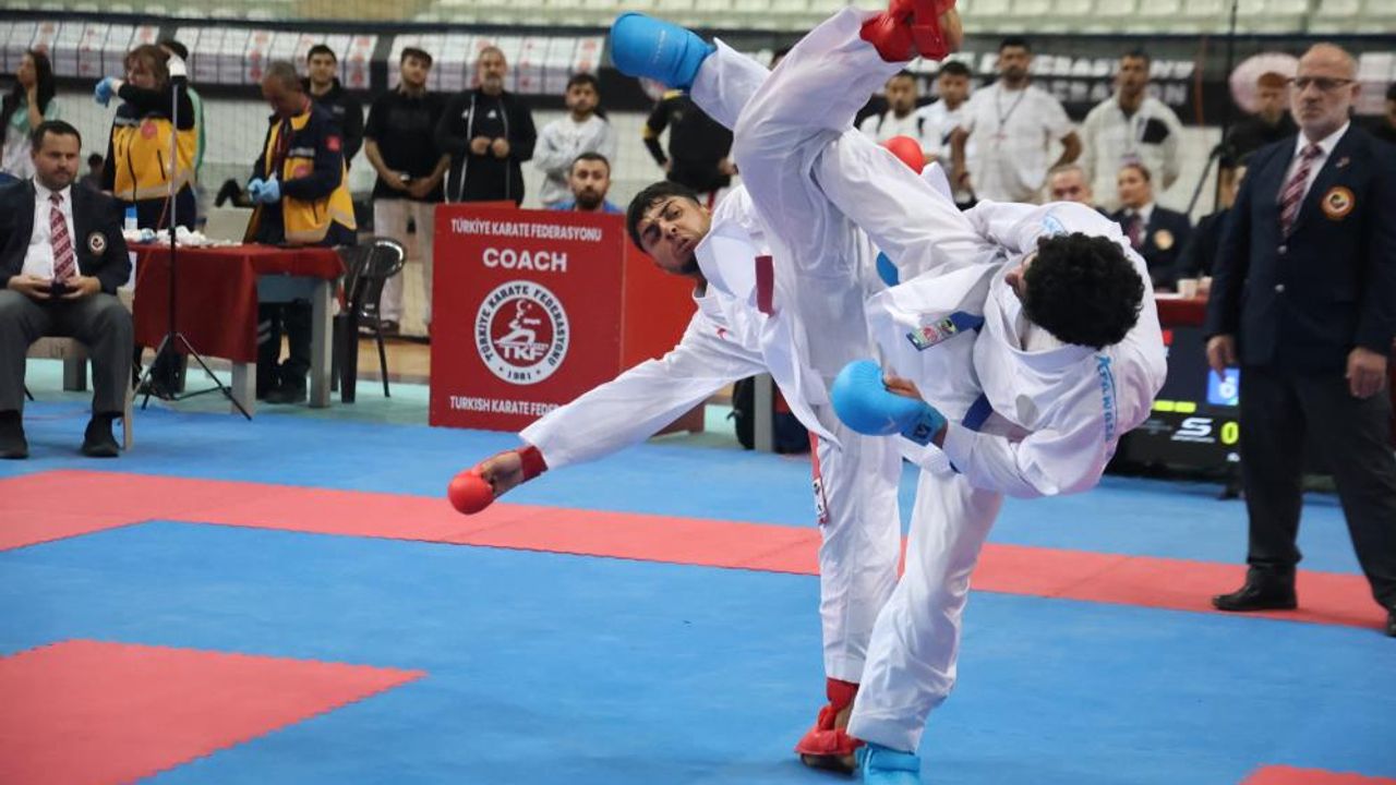 Elazığ’da binin üzerinde karate sporcusu, Milli Takım’a seçilmek için ter döküyor