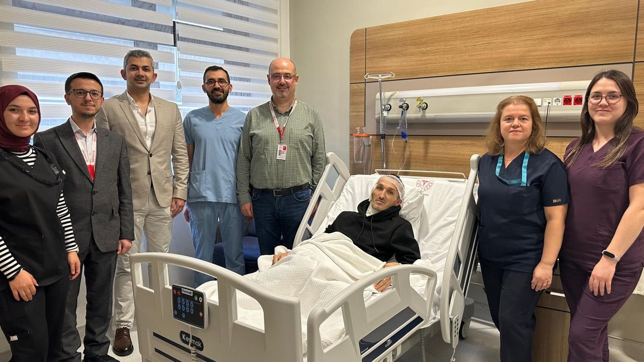 Kopmak üzere olan kulağı kurtarıldı