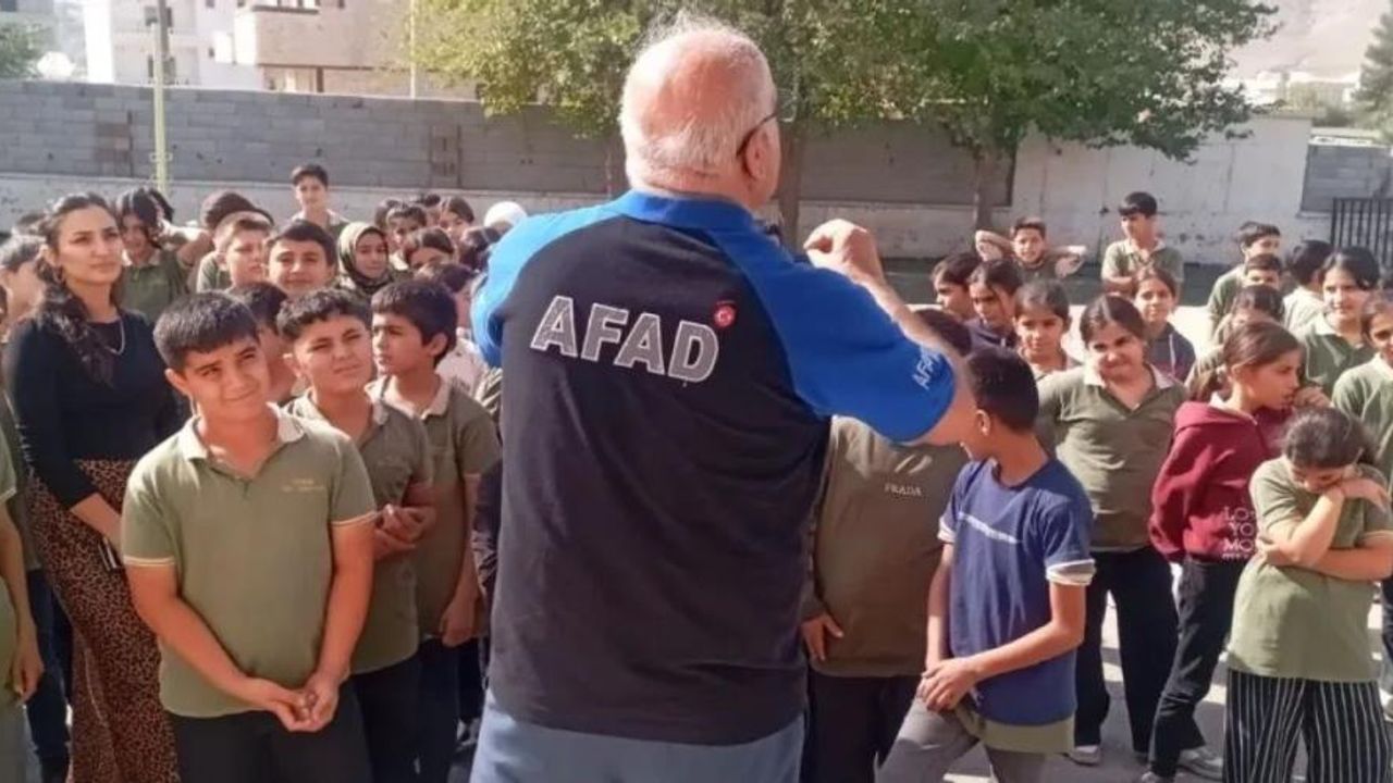 Öğrencilere afet bilinci aşılanıyor