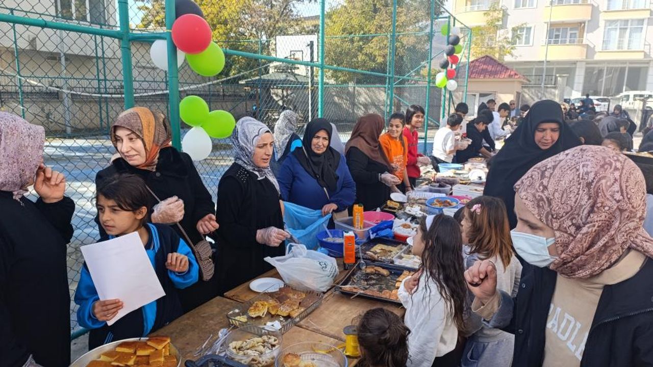 Gazze yararına hayır panayırı düzenlendi