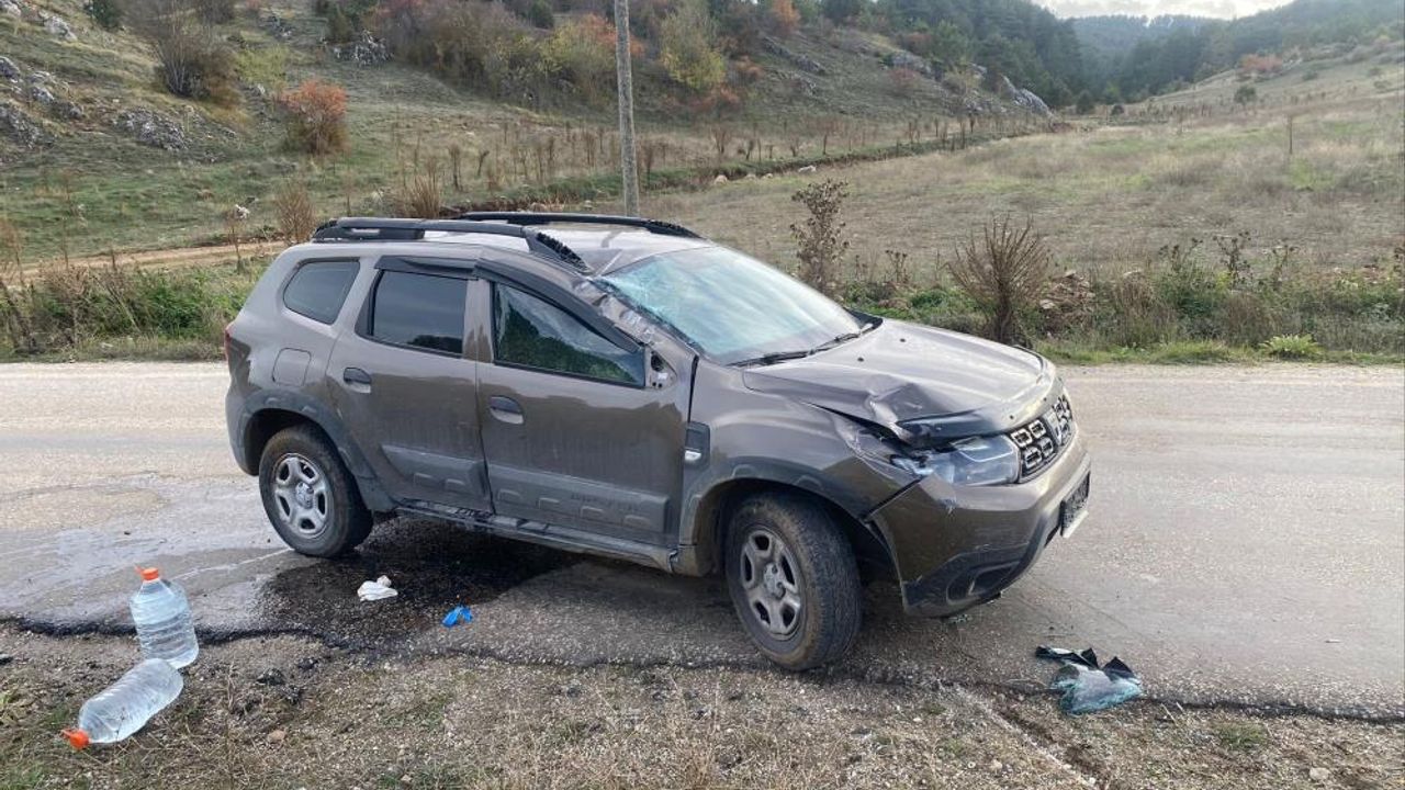 Takla atan araçta 2 kişi yaralandı