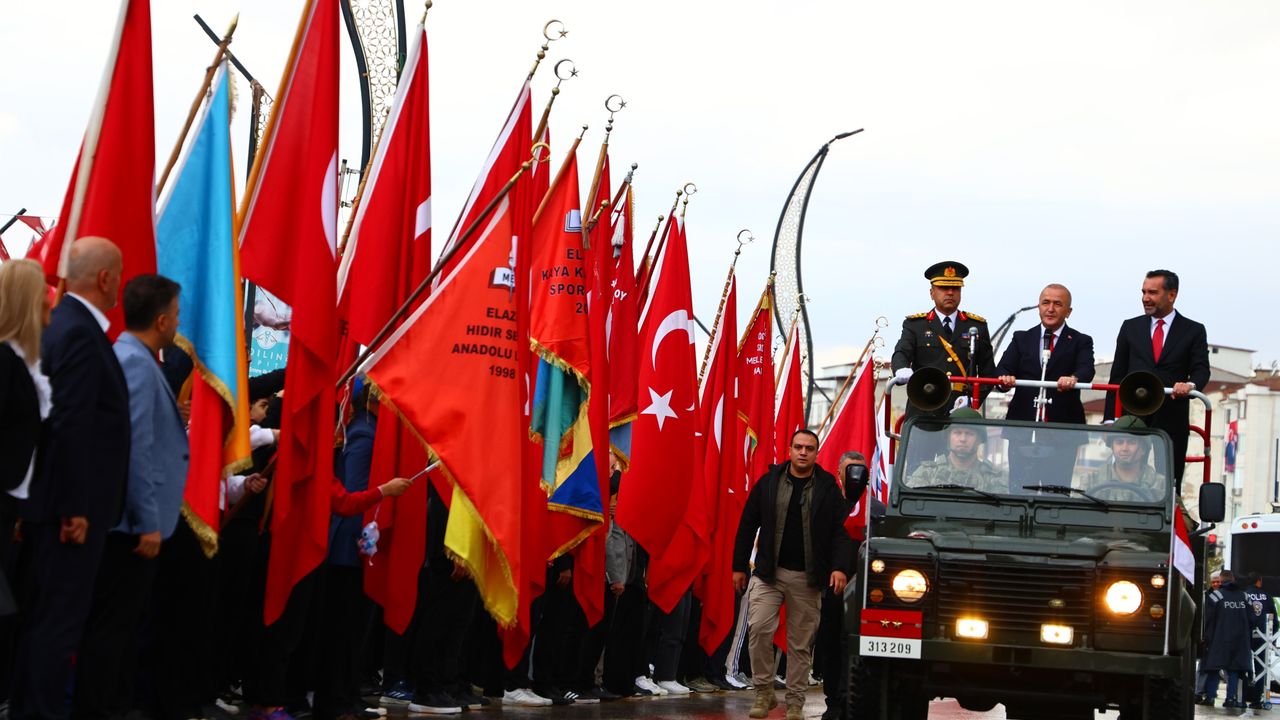 Elazığ'daki 29 Ekim Cumhuriyet Bayramı kutlamaları