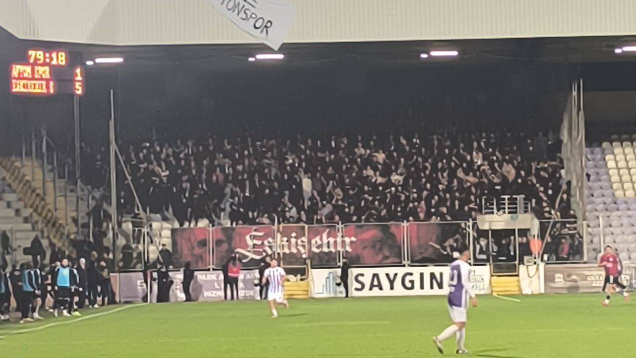 Afyon’da Açılan Pankarta Eskişehirsporlulardan Sert Tepki