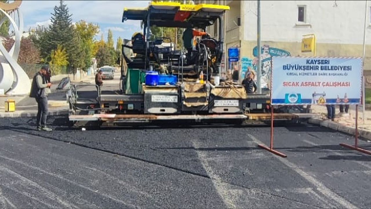 Büyükşehir’den Pınarbaşı İlçe Merkezinde Gece Mesaisi