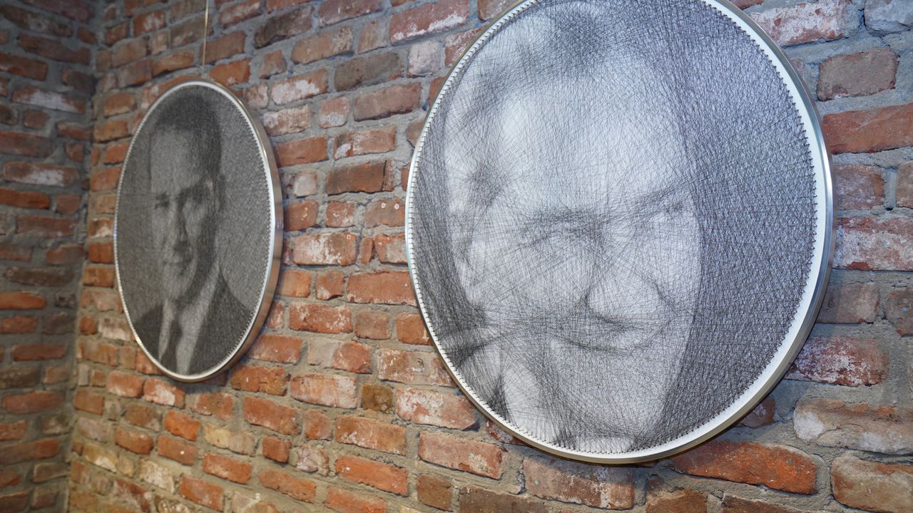 El emeği Atatürk sergisi  sanatseverlerle buluştu