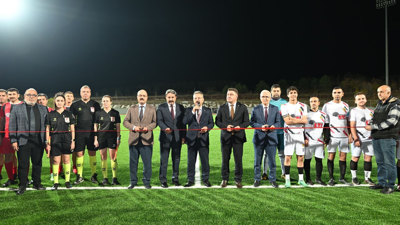 Eskişehir Osmangazi Üniversitesi Stadyumu Yenilenerek Hizmete Açıldı