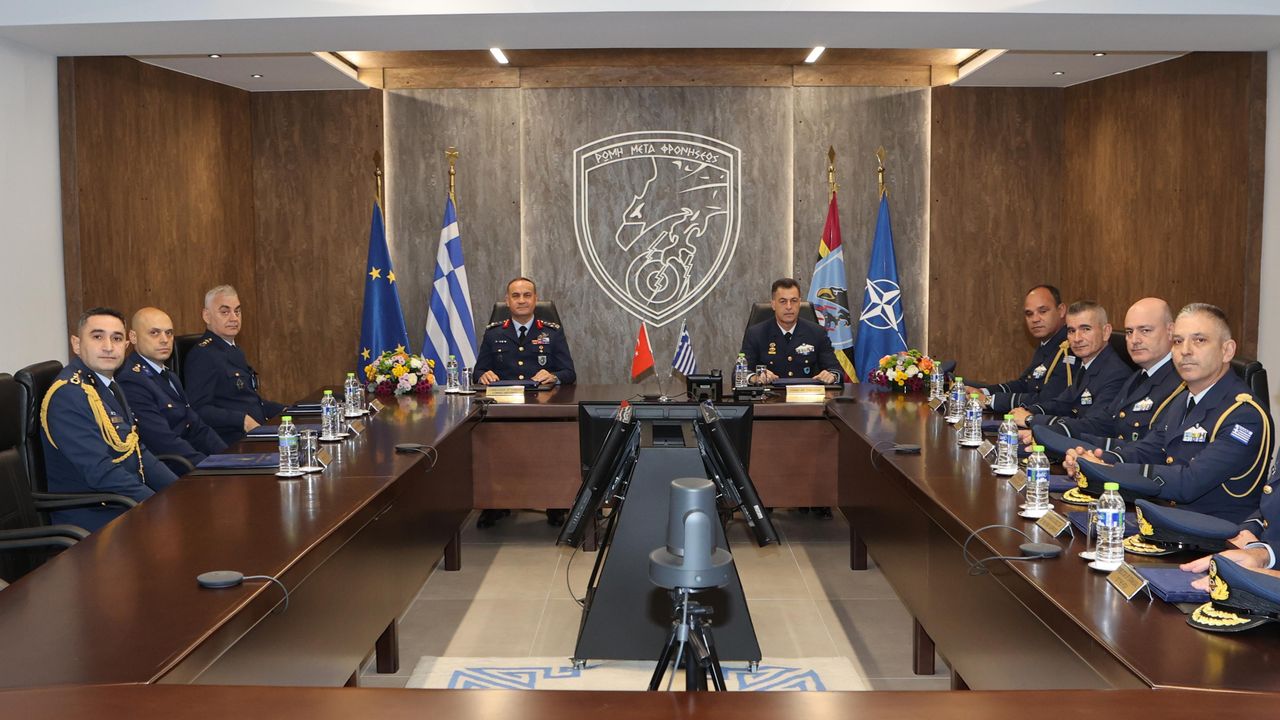 Türk ve Yunan Hava Kuvvetleri arasında güven artırıcı ziyaret