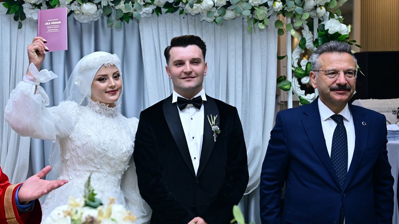 Vali Aksoy, Polis Memurlarının Nikah Törenine Katıldı