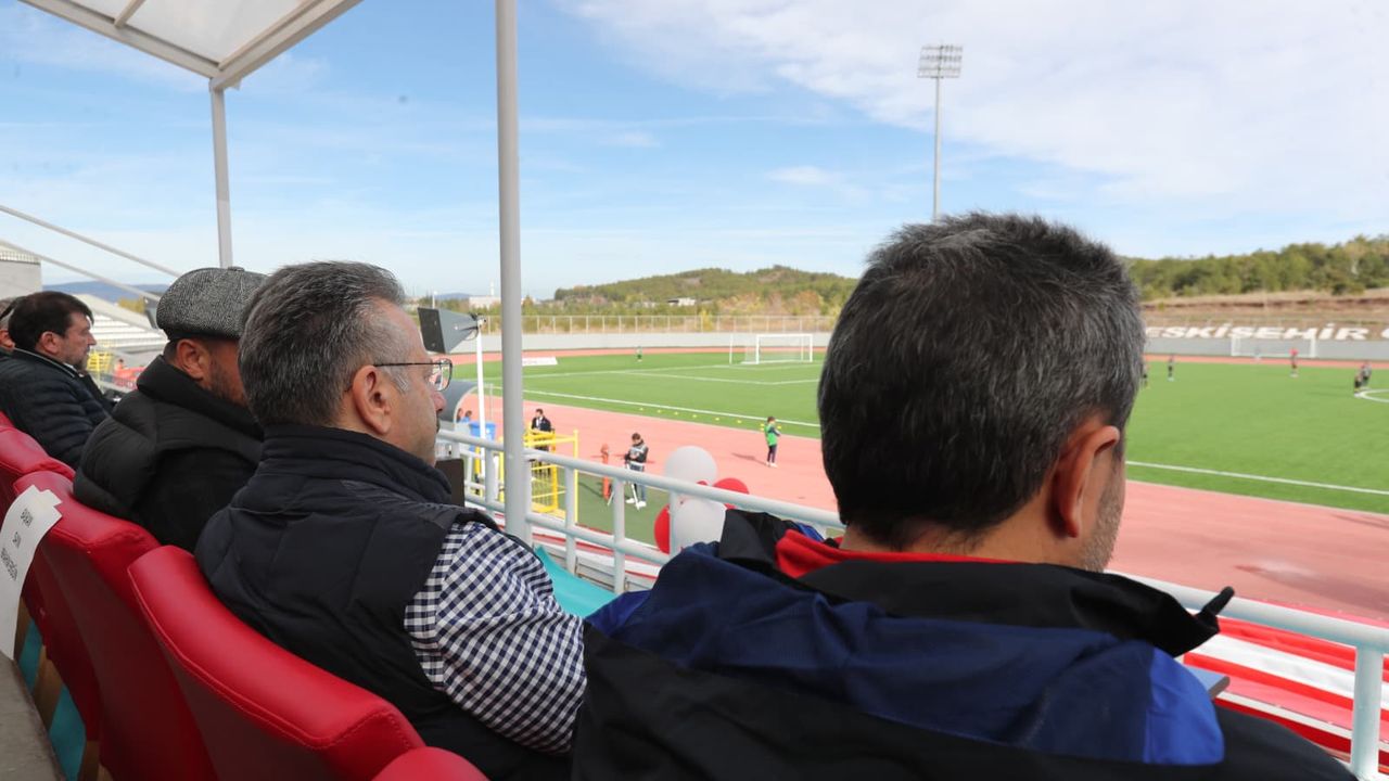 Vali Aksoy,  Maçı Tribünden Takip Etti