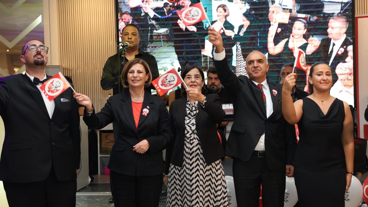 “Atatürk’ün İzinde, Çağdaş Türkiye İçin Çalışmaya Devam Edeceğiz”