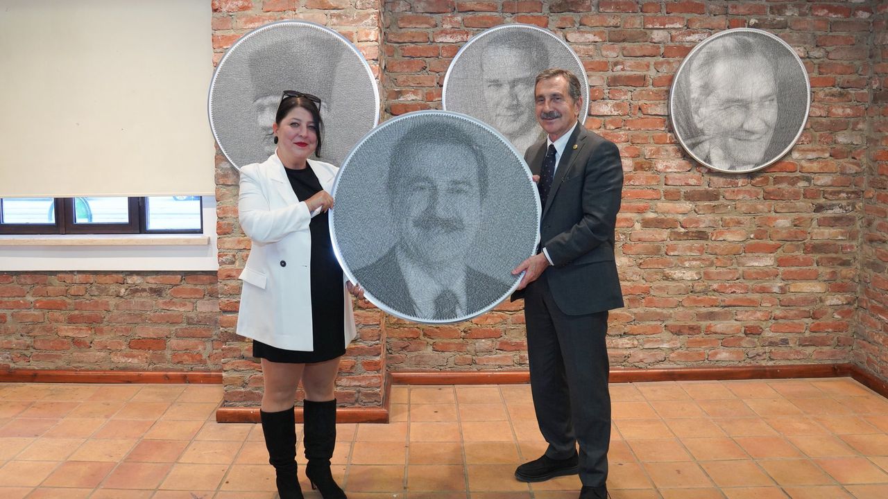 “Her eser, Atatürk’e duyulan sevginin zarif bir yansıması”