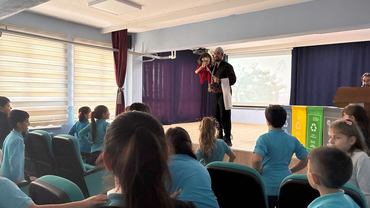 “Akça” tiyatrosuyla minikler çevre bilinci kazandı