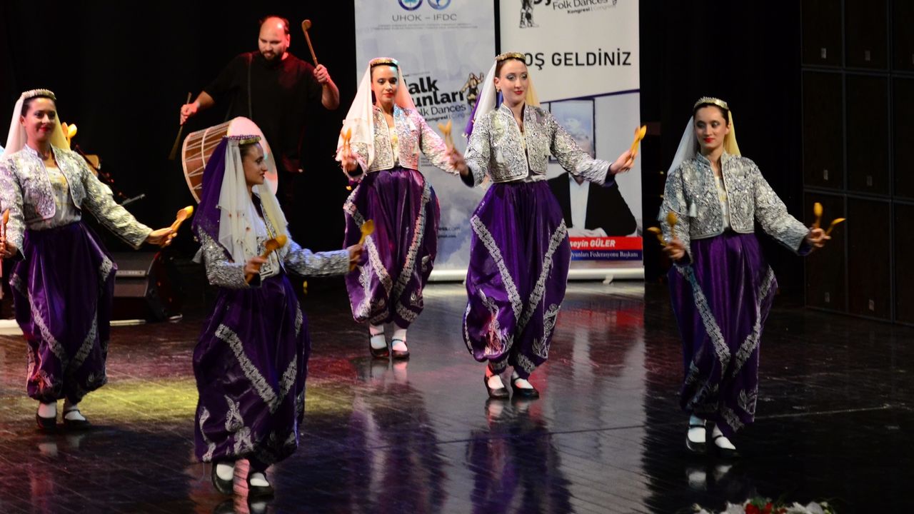 ESOGÜ’de Uluslararası Türk Halk Oyunları Kongresi Düzenlendi